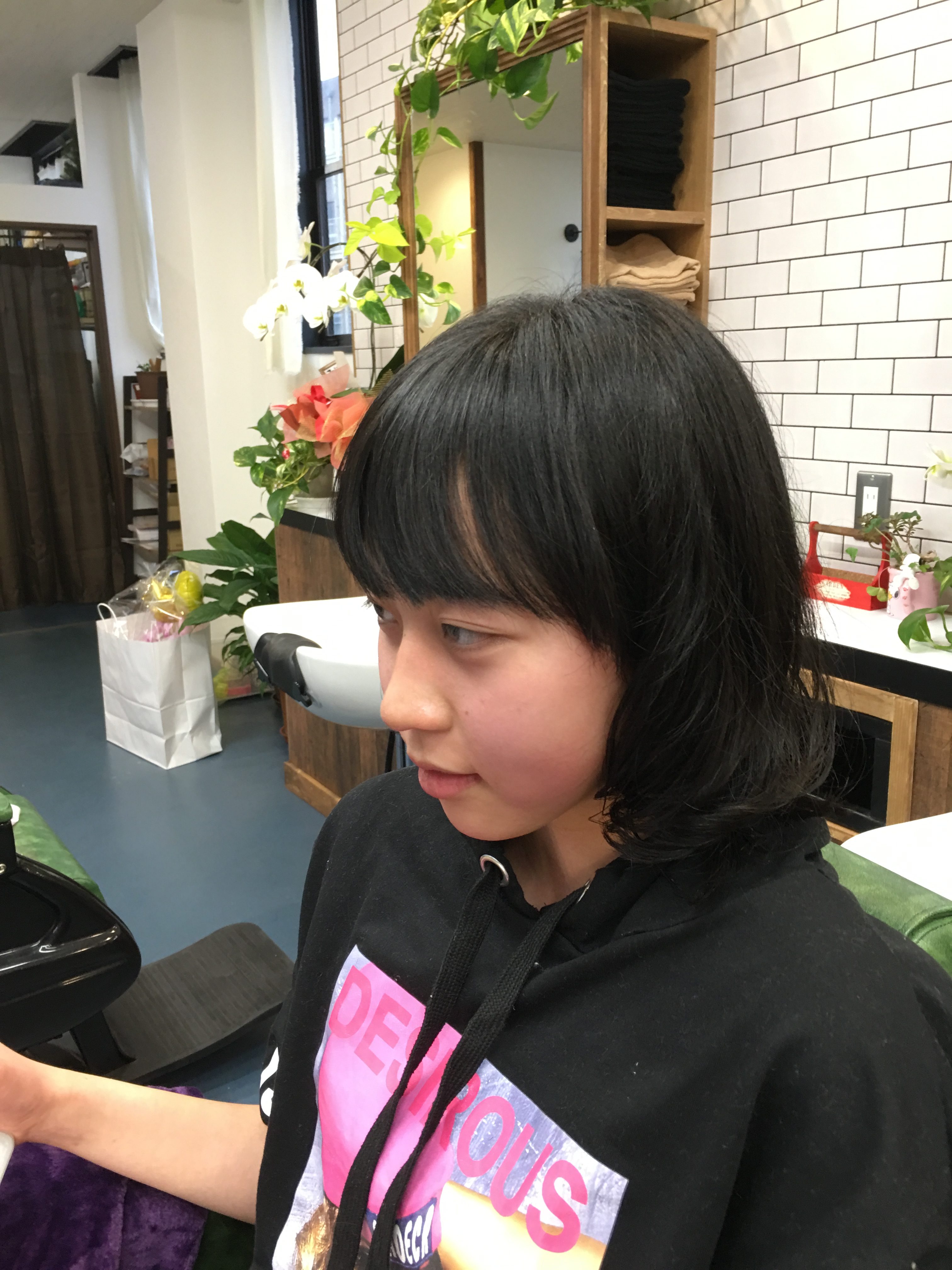 中学生女子 ロングから外ハネスタイル もともとのくせ毛をフル活用 ふぁしなとぅーる 堺市南区 Facinatulu ファシナトゥール