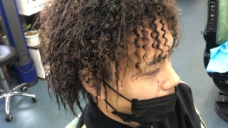 針金パーマ,スプリングドレッド,毛玉,ツイストパーマ,メンズ,カット,ヘアカラー,パーマ,2ブロック,縮毛矯正,刈り上げ,ワックス,グリース,バリカン,顔そり,フェードカット, 男子,シェービング,臭い,におい,脱臭ヘッドスパ,肩こり,首コリ,頭こり,アシメ,ショート,リラクゼーション, 気持ちいいヘッドスパ,癒しのヘッドスパ,,fasinatulu,ファシナトゥール,ふぁしなとぅーる,美容室,美容院,理容室,理容院,散髪屋,栂,光明池,和泉中央,泉ヶ丘,深井,中百舌鳥, 堺市,堺市南区,原山台,泉北,直しパーマ,きつすぎた,スツイストパーマ,スパイラルパーマ,プリングパーマ,マカロニパーマ,ワインオープナー,